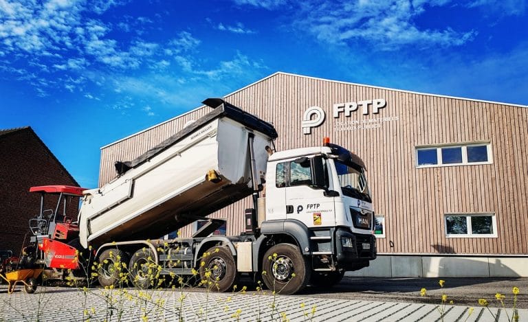 445000718 122143263230241162 8755013563004461039 n 768x469