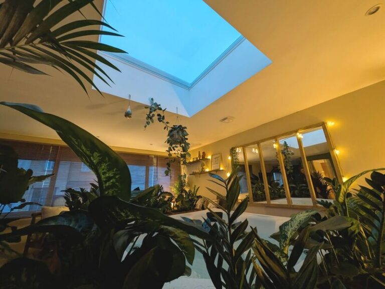 PXL 20251022 164150843 1 768x577