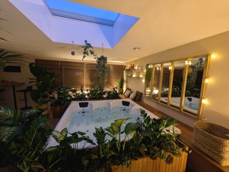 PXL 20251022 170110880.MP  1 768x577