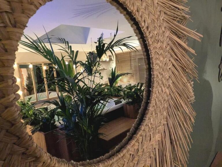 PXL 20251022 171910865 1 768x577