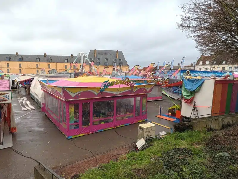 La foire aux manèges de Saint-Omer arrive La foire aux manèges de Saint-Omer arrive
