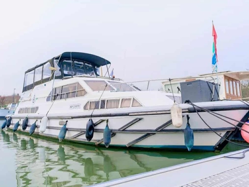 Partez en balade avec le bateau La croisière merveilleuse au départ du port d'Aire sur la Lys